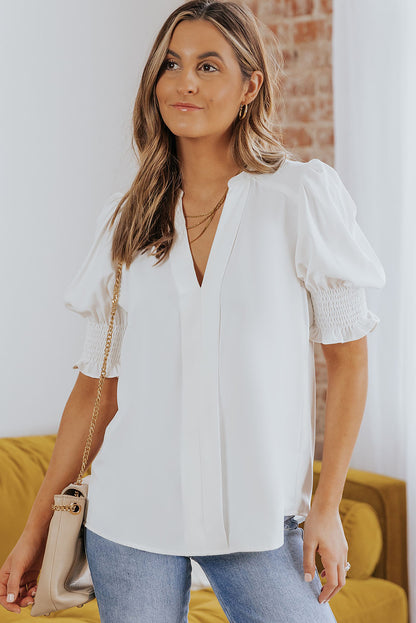 Blusa de cuello con muescas y manga volante ahumada