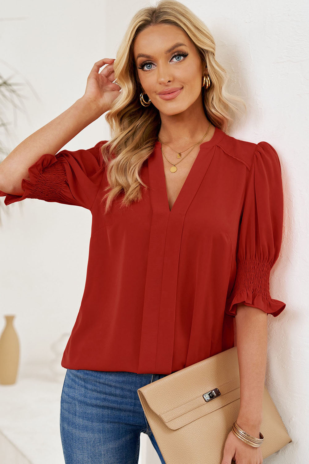 Blusa de cuello con muescas y manga volante ahumada Deep Red