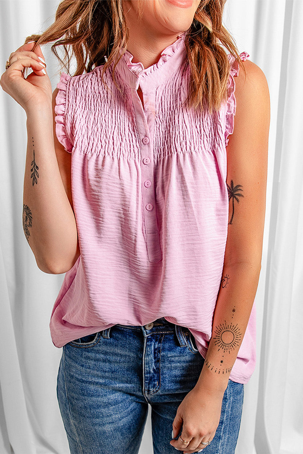 Blusa sin mangas con ribete de volantes abotonados Blush Pink